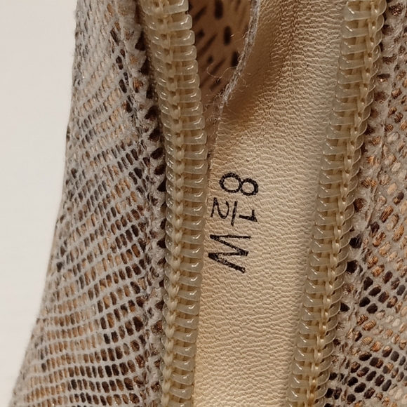 Ashro Open Toe Block Heel Booties Gold & Snake Print Sz 8.5 - Picture 2 of 13